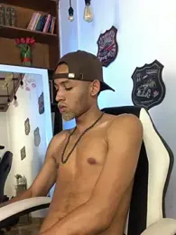 BentoWilliams webcam model stream image