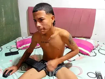 Nikoll_couplee webcam stripchat model stream image