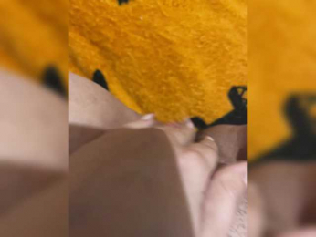 Shalunya1813 webcam model stream image