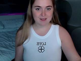 tori-s webcam model stream image