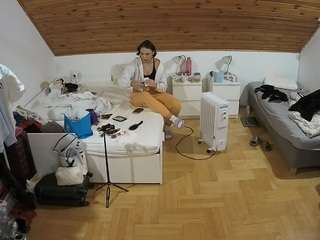 voyeurcam-julmodels-greybed-3 webcam model stream image