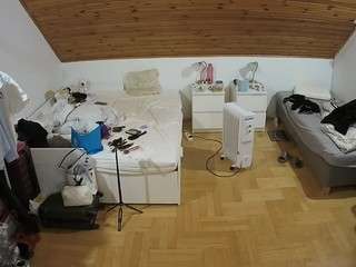 voyeurcam-julmodels-greybed-3 webcam model stream image