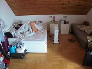voyeurcam-julmodels-greybed-3 webcam model stream image