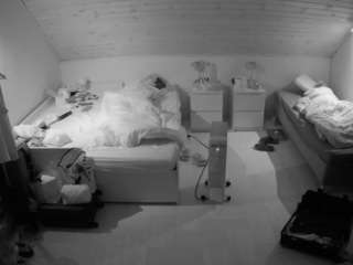 voyeurcam-julmodels-greybed-3 webcam model stream image