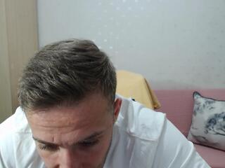 Lee Weigh webcam model stream image