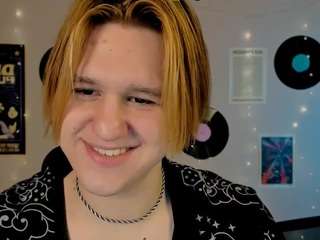 theo-drift webcam model stream image