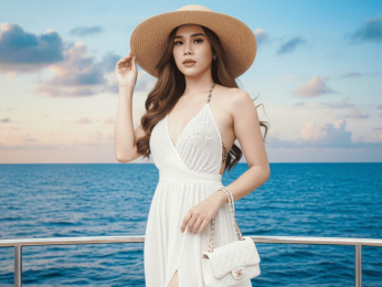 YvanaRhoades webcam model stream image