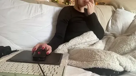 18yoteenvirgin webcam stripchat model stream image