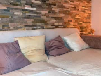 dymonted webcam model stream image