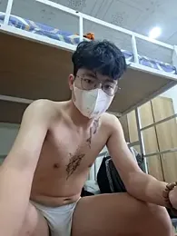 Gwencloudy webcam model stream image