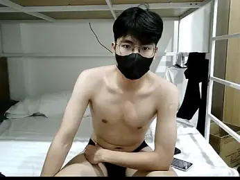 Gwencloudy webcam model stream image