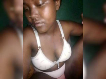 Davinalola webcam bongacams model stream image