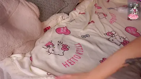 LynHillaire webcam model stream image