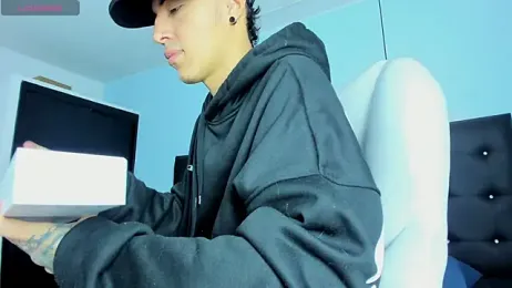 Lobo_17_ webcam model stream image