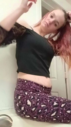 Lilbbyfreak webcam model stream image