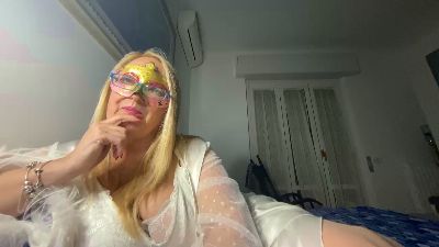 Dolcestrega webcam model stream image