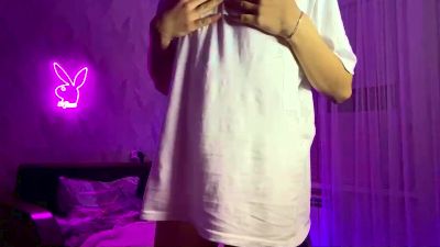 XuanLoyal webcam model stream image