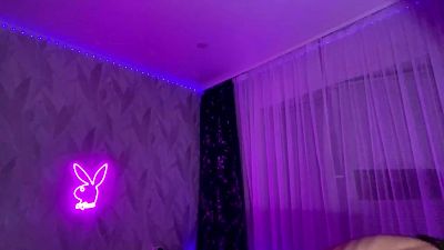 XuanLoyal webcam model stream image