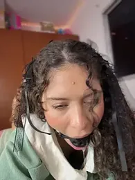 Shara_dreams webcam model stream image