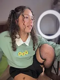 Shara_dreams webcam model stream image