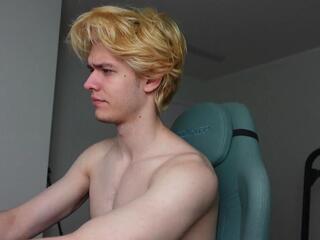 Logan Fraser webcam model stream image