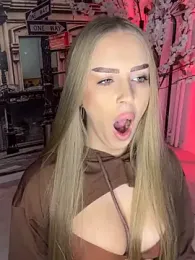 AubrieleRouj1 webcam model stream image