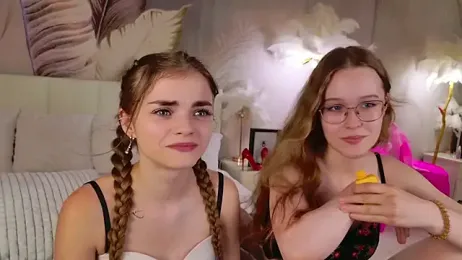 MandyMils webcam model stream image