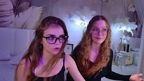 MandyMils webcam model stream image