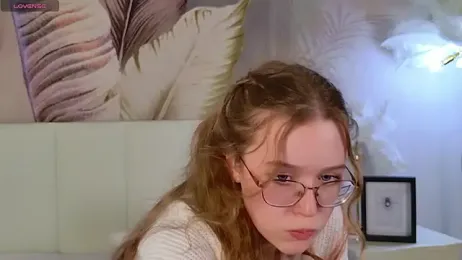 MandyMils webcam model stream image