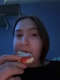 CharmingVikii webcam model stream image