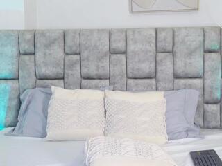 Karolina Reales webcam model stream image