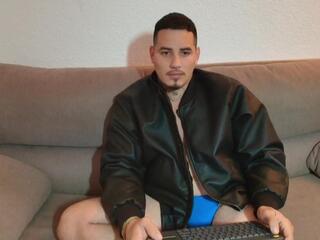 Milan Thomson webcam model stream image