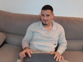 Milan Thomson webcam model stream image