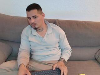 Milan Thomson webcam model stream image