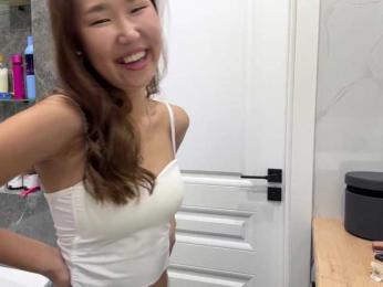 Naomi33 webcam bongacams model stream image