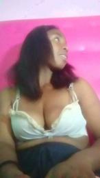 Larissa77 webcam model stream image
