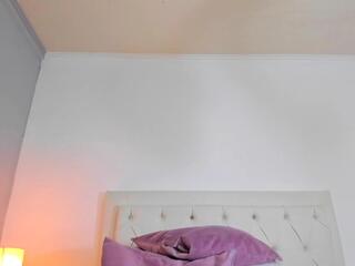 Salome Cruise webcam model stream image