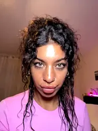 AlyssaHottv_ webcam model stream image