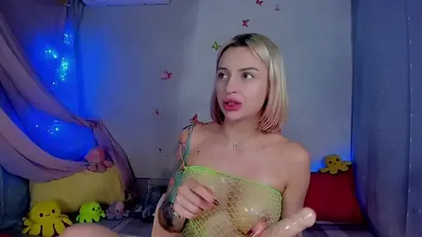 YourLizzyDoll webcam model stream image