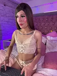 Alaia_Snow webcam model stream image