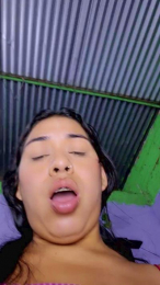 girl_pee webcam model stream image