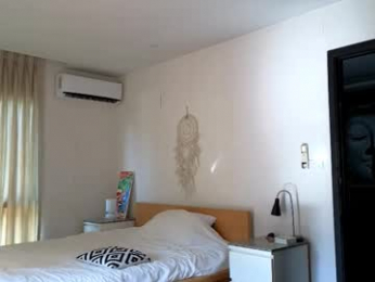 cryptongood webcam model stream image