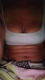 LaralallA webcam model stream image