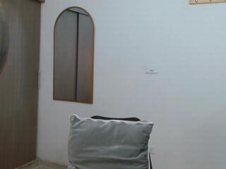 Alix Martin webcam model stream image