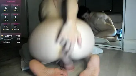 youlovesaraah webcam stripchat model stream image