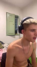 BoyBlondSweet webcam model stream image