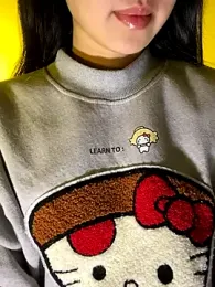 Uyennii02 webcam stripchat model stream image