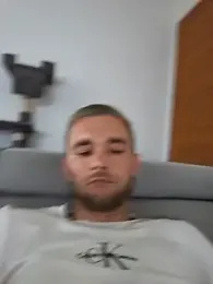 Benjamiinlt webcam stripchat model stream image
