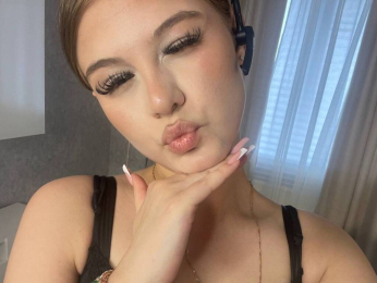 KarynPrich webcam model stream image