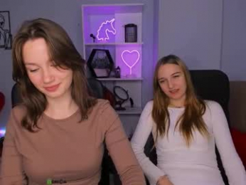 leona_light webcam model stream image